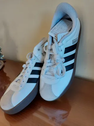 Adidas Vl Court Blancas y Grises
