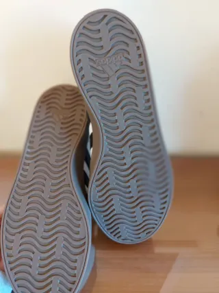 Adidas Vl Court Blancas y Grises