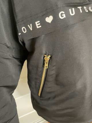 Cazadora Guts & Love Antares Negra Ed limitada