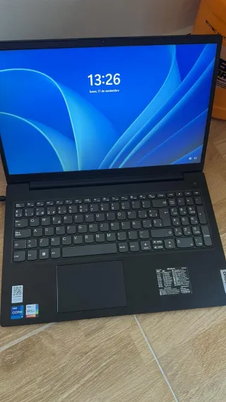 Portátil Lenovo V15 G4 IRU Negro