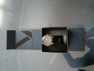 Reloj Festina se entrega con pila nueva.