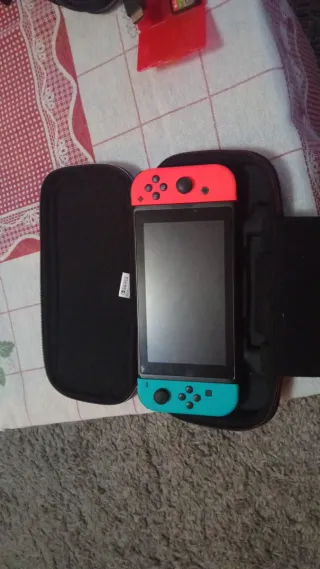 Nintendo Switch con Minecraft e Cartuccia