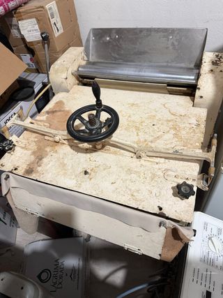 Formadora de pan con ruedas 220V