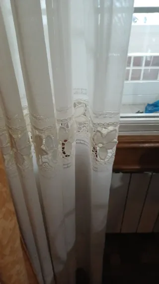 Elegantes cortinas de salón doradas