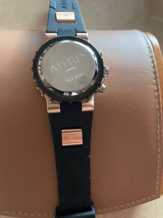 Reloj Attitude Suizo Caucho unisex Negro/Oro