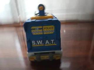 Camión SWAT Pin y Pon