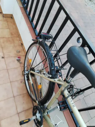 Bicicleta Mars Trekking Negra y Beige