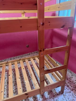 Cama litera de madera ikea ya desmontada