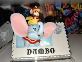 Solo está semana 30€ Figura Dumbo y Timothy Disney