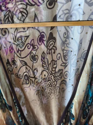 Blusa cruzada marrón con lentejuelas