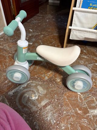 Minibike sin pedales verde y blanco