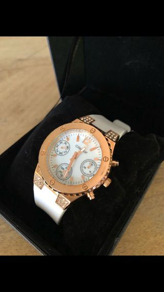 Lote de 227 relojes nuevos, con su caja Oferta!!