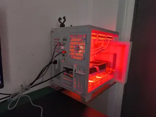 PC Gaming Blanco i7 265K placa gigabyte aurus ice