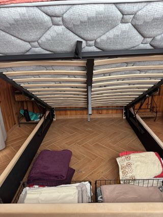 Canapé y colchón casi nuevos