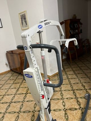 Grua Invacare 180 kg seminueva