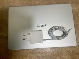Huawei MateBook D15 i5 8ª Gen 8GB Plata