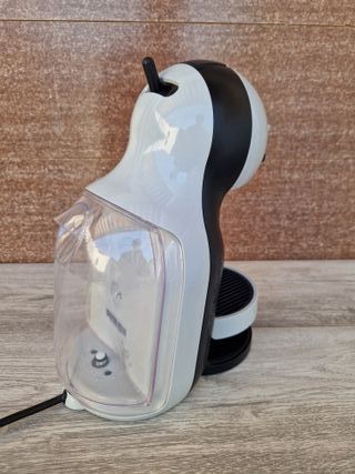 Cafetera Dolce Gusto Blanca y Negra