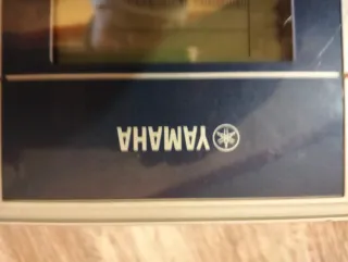 Teclado Yamaha con soporte