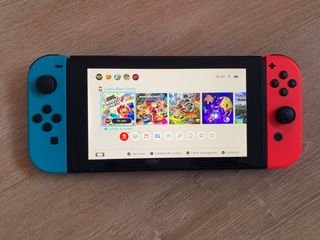 Nintendo Switch Blu/Rosso Completa 2024 con scatola