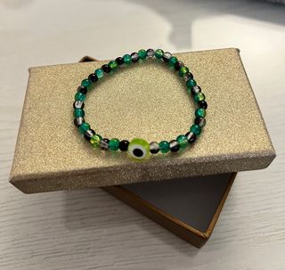 Pulsera artesanal con ojo turco y caja