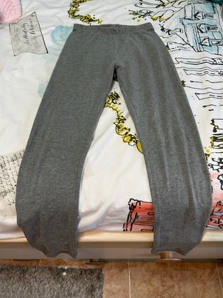 Dos mallas deportivas mujer grises y azul marino