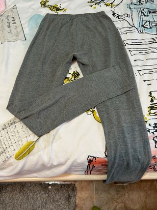 Dos mallas deportivas mujer grises y azul marino