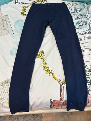 Dos mallas deportivas mujer grises y azul marino