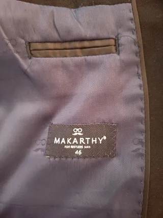 Traje de hombre azul marino