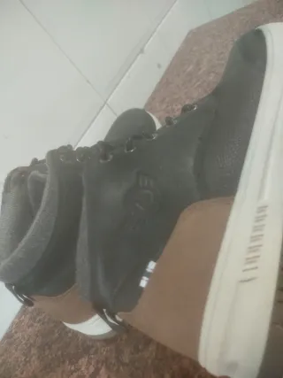 Zapatillas Botín Negro y Marrón