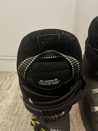 Esquís Atomic con fijaciones + botas Salomon