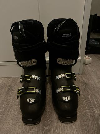 Esquís Atomic con fijaciones + botas Salomon