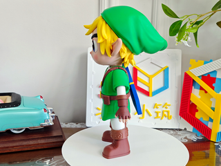 Statuetta Link Zelda 23cm - Alta Qualità con Spada