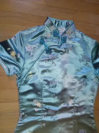 Vestido estilo asiático celeste floral