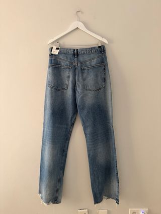 Pantalón vaquero Zara desgastado