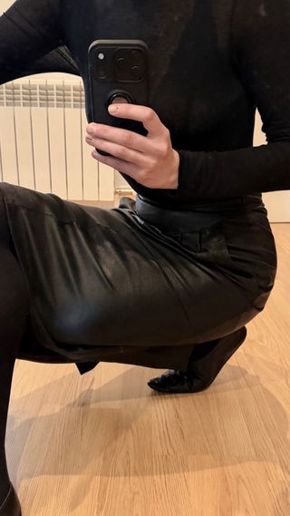 Falda cuero midi años 80-90