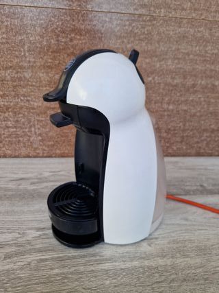 Cafetera Dolce Gusto Blanca y Negra