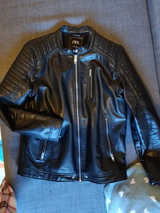 Chaqueta polipiel Zara hombre,muy buen estado.
