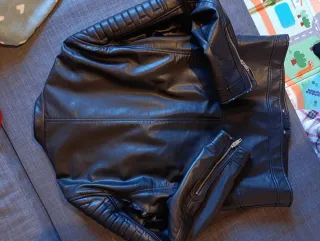 Chaqueta polipiel Zara hombre,muy buen estado.