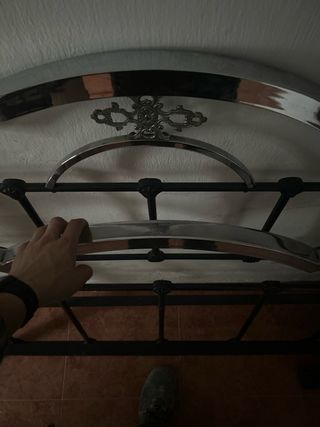 Estructura de cama vintage