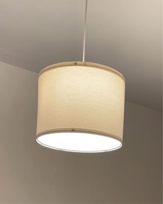 Lámpara de techo beige tela. Precio negociable