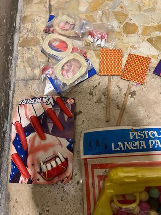 Articoli vintage carnevale