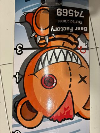 Skate Punisher con diseño de oso punky