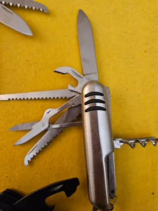 Coltellino multiuso 4 pezzi