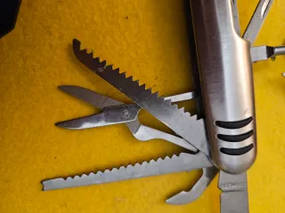 Coltellino multiuso 4 pezzi