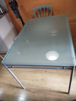 Mesa de comedor cristal y metal
