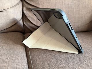 iPad Air M2 11 128 Grigio Siderale + Custodia Pipetto