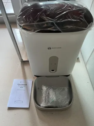 Comedero automático con cámara