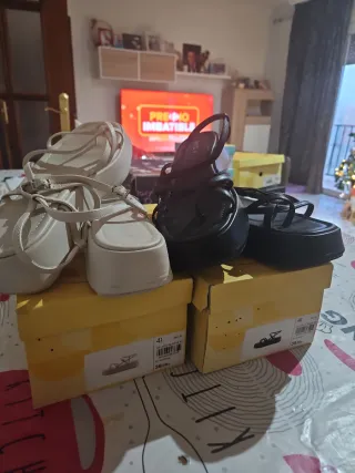 Pack 2 Sandalias Talla 41 Blancas y Negras