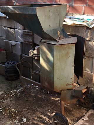 Máquina pelar almendras industrial .No funciona