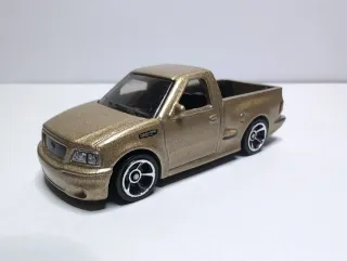 Hot Wheels Ford F-150 SVT Lightning '99